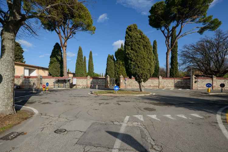 thumbs/Cimiteri_SM/Cimitero-di-Verucchio_01_foto_Andrea-Scardova-med.jpg