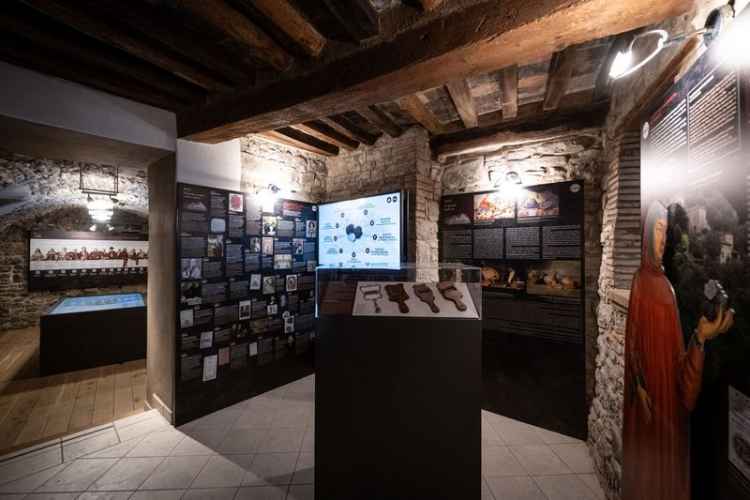 thumbs/contenitori/parma/calestano/Allestimento_museo_tartufo-med.jpg