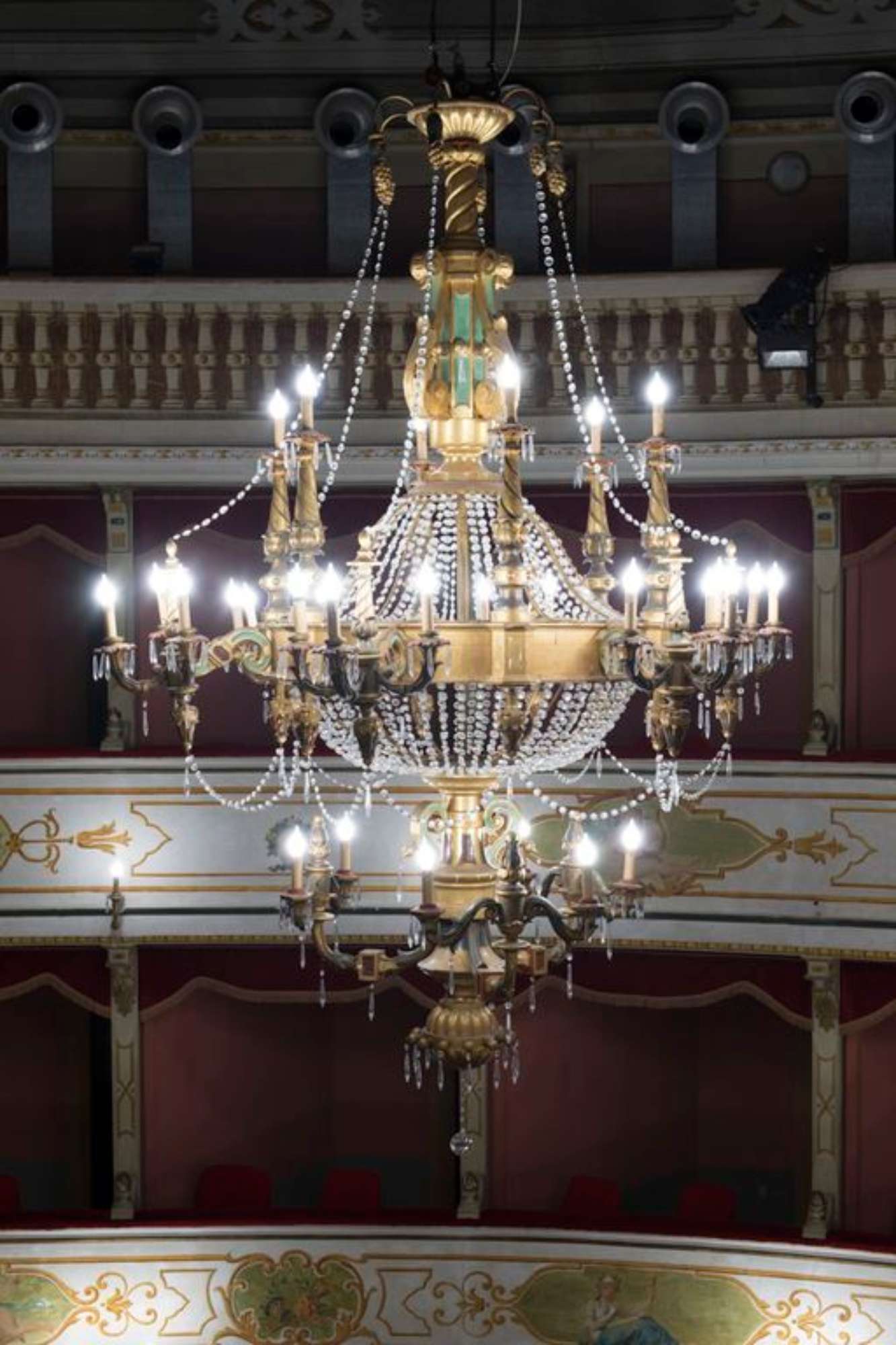 Novellara,Teatro della Rocca "Franco Tagliavini", il lampadario della sala teatrale (foto Andrea Scardova, IBC) 2017
