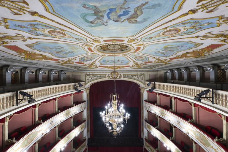Novellara,Teatro della Rocca "Franco Tagliavini", la sala vista dal loggione (foto Andrea Scardova, IBC) 2017