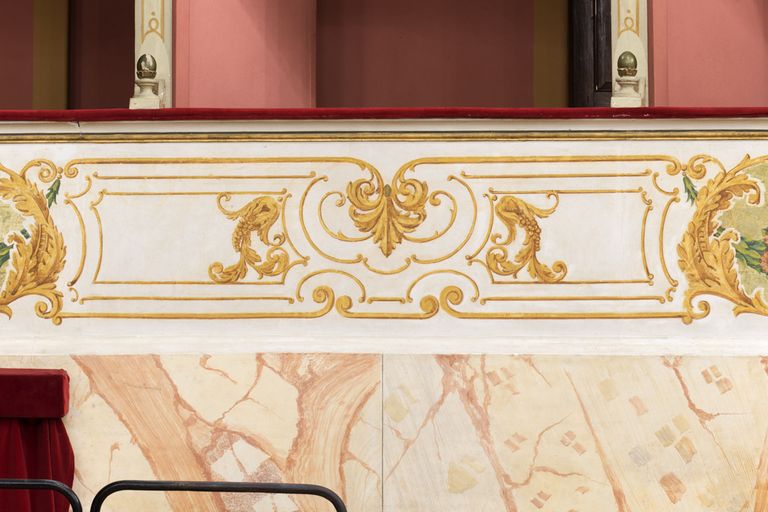 Novellara,Teatro della Rocca "Franco Tagliavini", particolare della fascia decorata del primo ordine di palchi (foto Andrea Scardova, IBC) 2017
