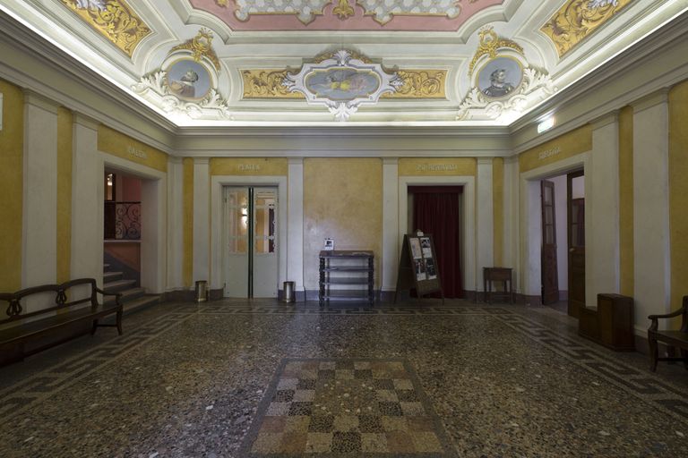 Novellara,Teatro della Rocca "Franco Tagliavini", atrio d'ingresso e foyer (foto Andrea Scardova, IBC) 2017