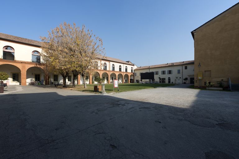 Novellara,Teatro della Rocca "Franco Tagliavini", la corte della rocca su cui sorge il teatro (foto Andrea Scardova, IBC) 2017